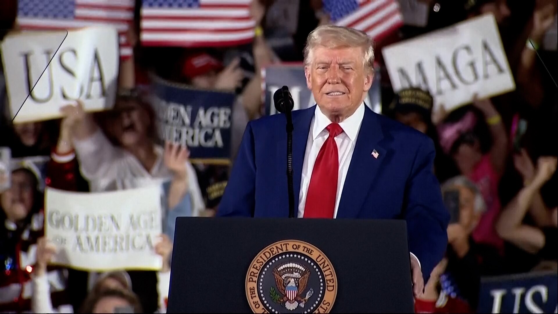 Video | Trump over honderd dagen presidentschap: ‘Ik begin net’