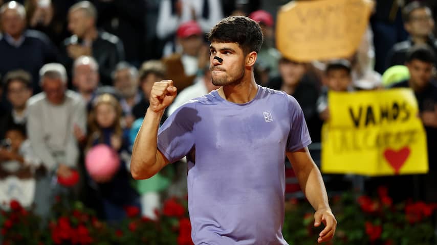 Alcaraz komt matige start te boven en bereikt vierde ronde Masters Rome Alcaraz komt matige start te boven en bereikt vierde ronde Masters Rome