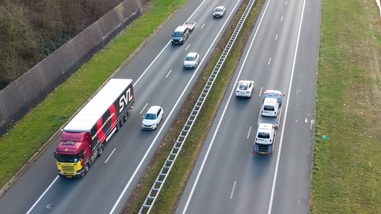Kabinet zet 5 wegprojecten op pauze, 1,5 miljard naar andere bruggen en wegen Kabinet zet 5 wegprojecten op pauze, 1,5 miljard naar andere bruggen en wegen