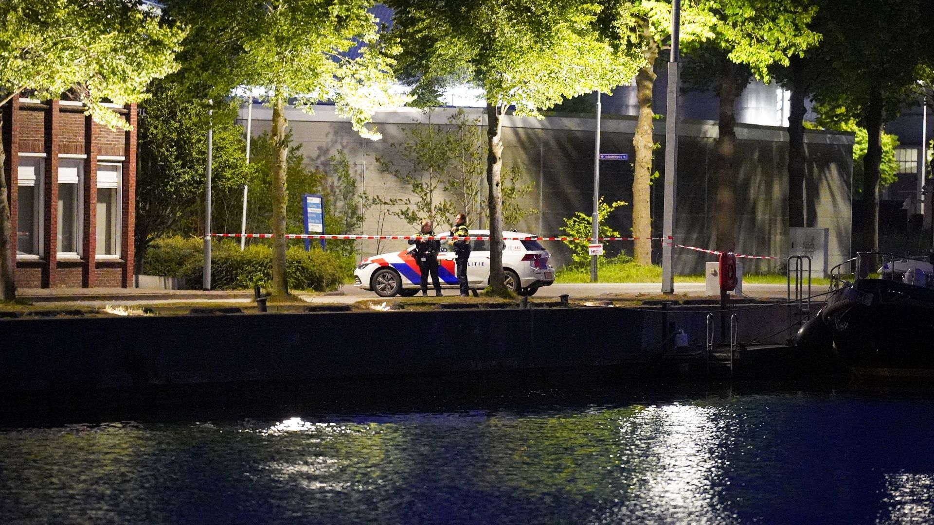 Meerdere lichamen gevonden in auto te water in zoektocht naar Jeffrey en Emma Meerdere lichamen gevonden in auto te water in zoektocht naar Jeffrey en Emma