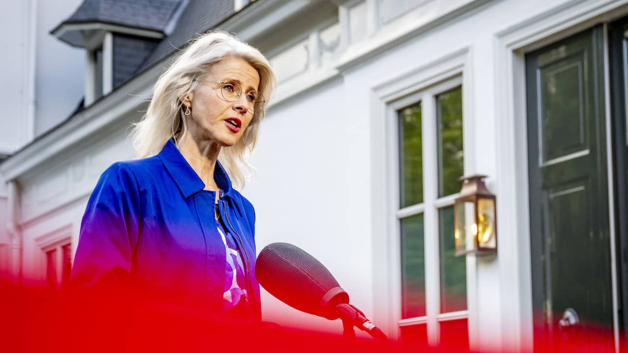 Minister gaat alleen huurbevriezing regelen voor huurders van corporatiewoningen Minister gaat alleen huurbevriezing regelen voor huurders van corporatiewoningen